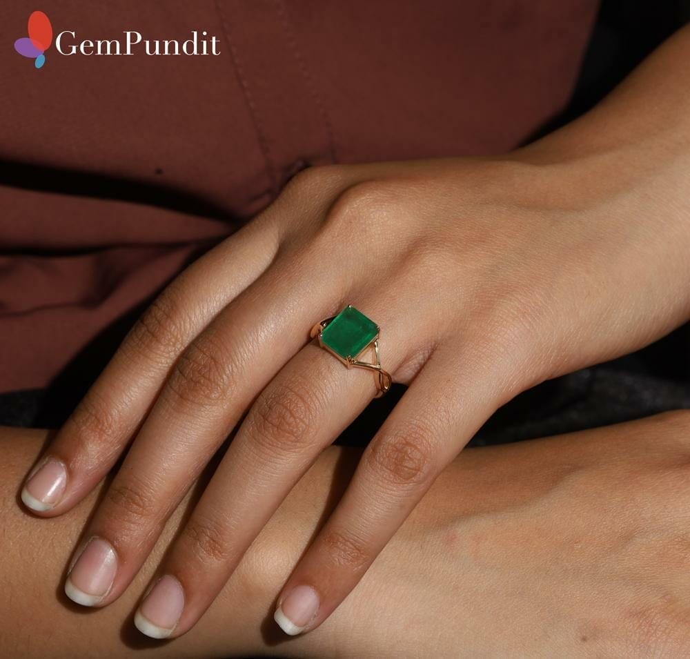What Does Emerald Engagement Ring Means?